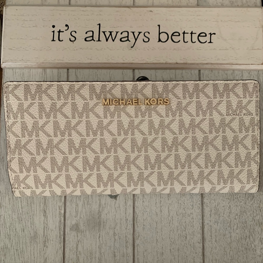 New MK wallet 💖 - Picture 3 of 4